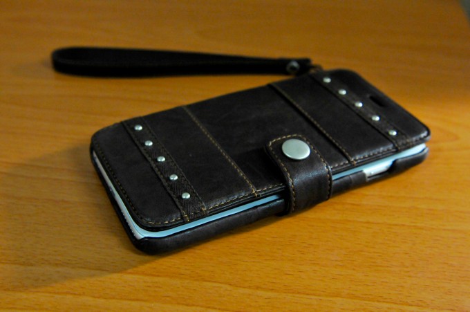 Zenus Bohemian M for iPhone6 Plus 真皮側掀皮套，看齊來蠻有質感的！